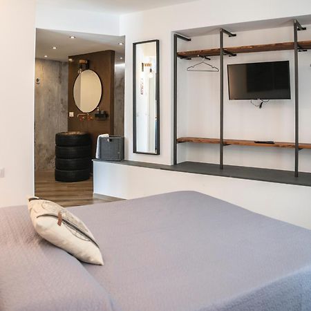 Vespa Apartments Монелья Номер фото