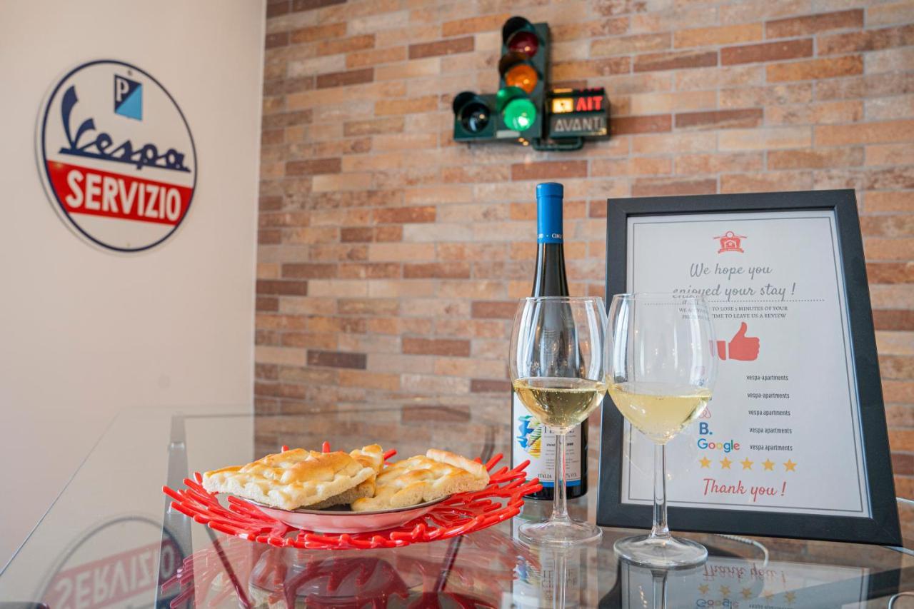 Vespa Apartments Монелья Экстерьер фото