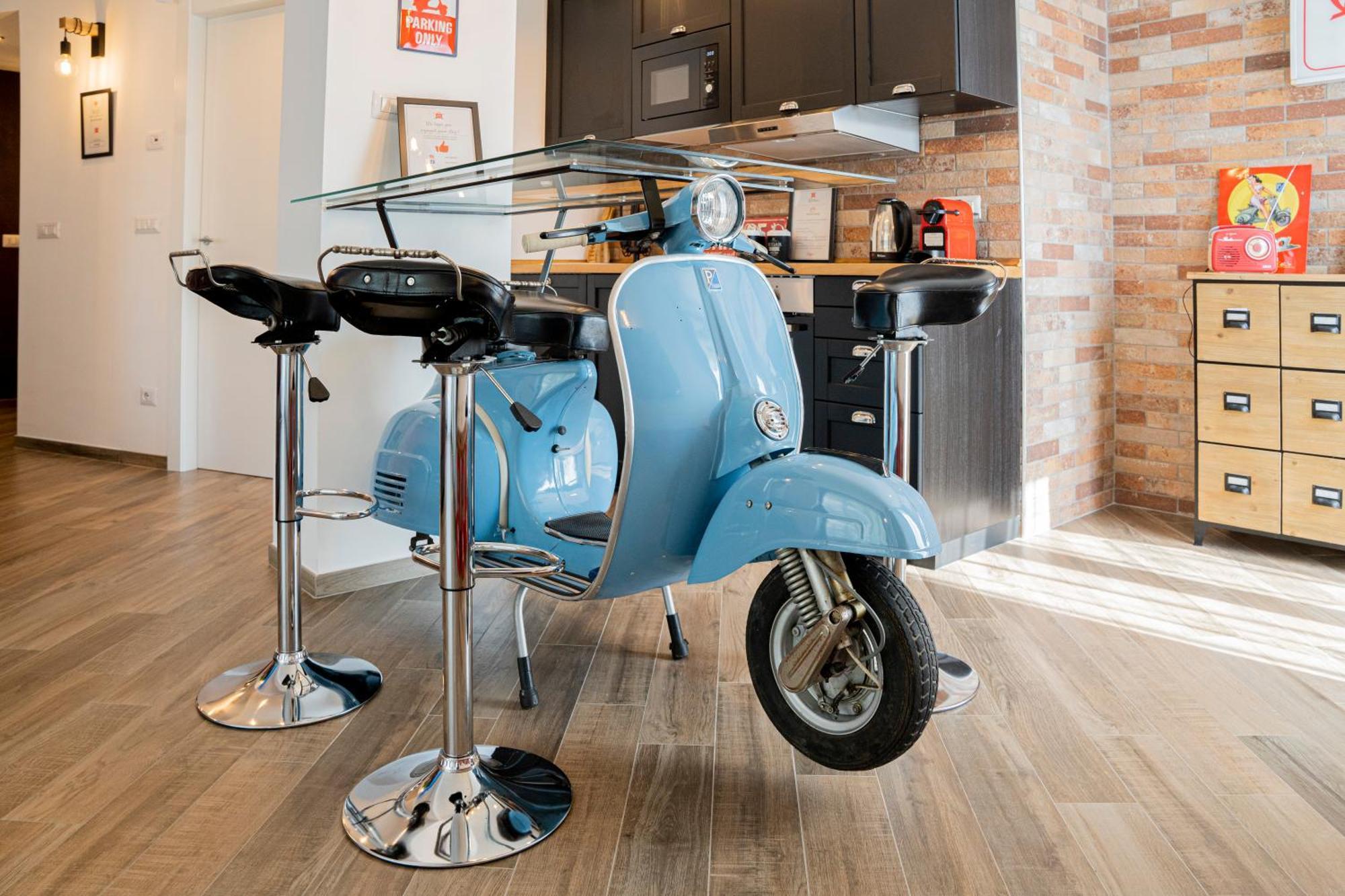 Vespa Apartments Монелья Номер фото